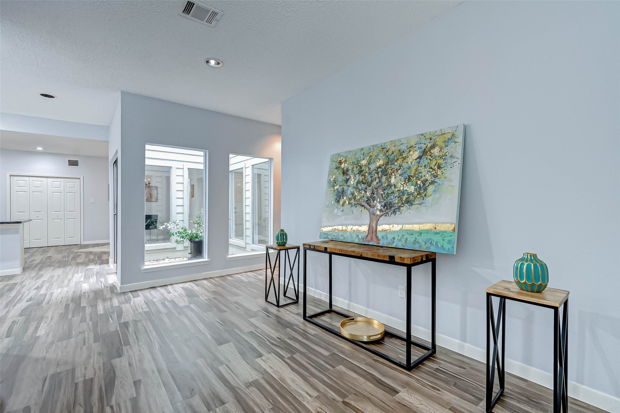 395 Rancho Bauer Drive Houston, TX 77079 - Photo 12 of 50 a view of a furniture in a room