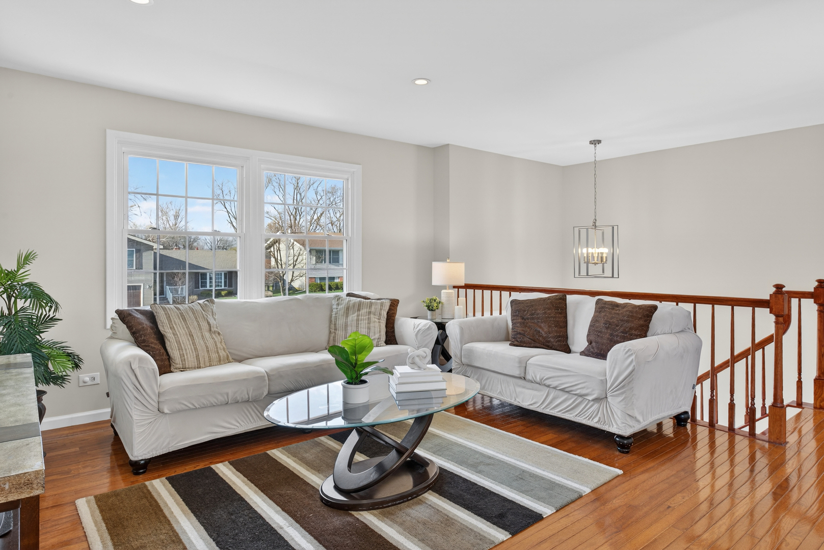 1293 West Oakmont Road Hoffman Estates, IL 60169 - Photo 4 of 37