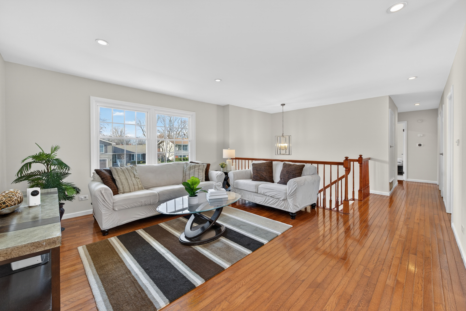 1293 West Oakmont Road Hoffman Estates, IL 60169 - Photo 5 of 37