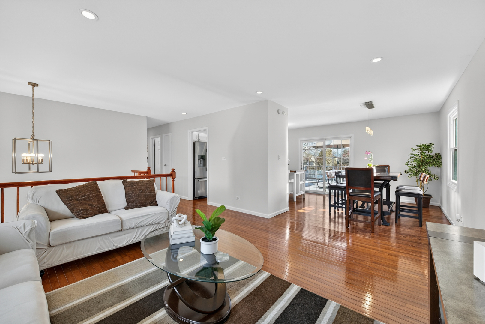 1293 West Oakmont Road Hoffman Estates, IL 60169 - Photo 7 of 37