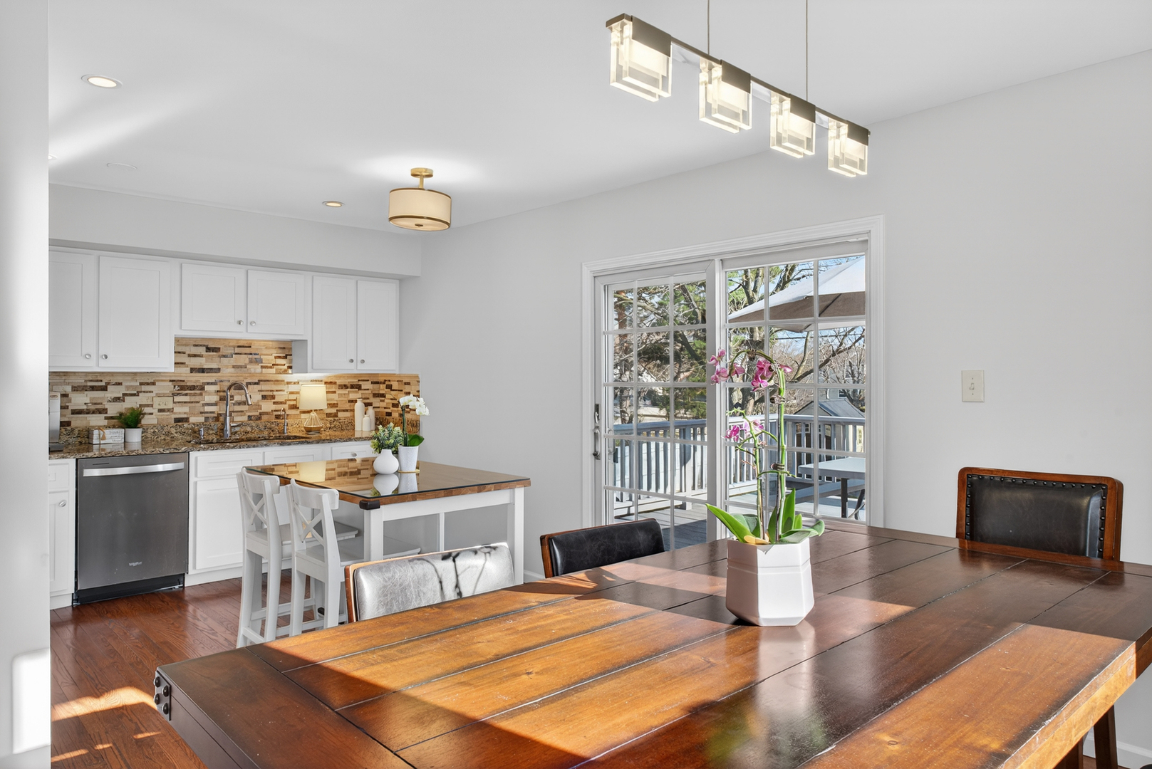 1293 West Oakmont Road Hoffman Estates, IL 60169 - Photo 9 of 37