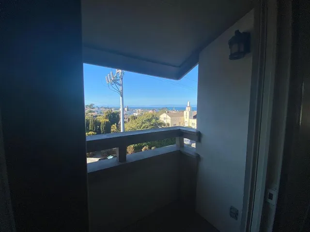 $2,500 | 585 Hawthorne Street, Monterey, CA 93940