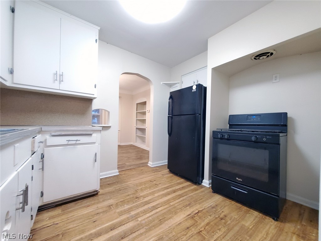 1165 Winston Road Cleveland, OH 44121 - Photo 7 of 24