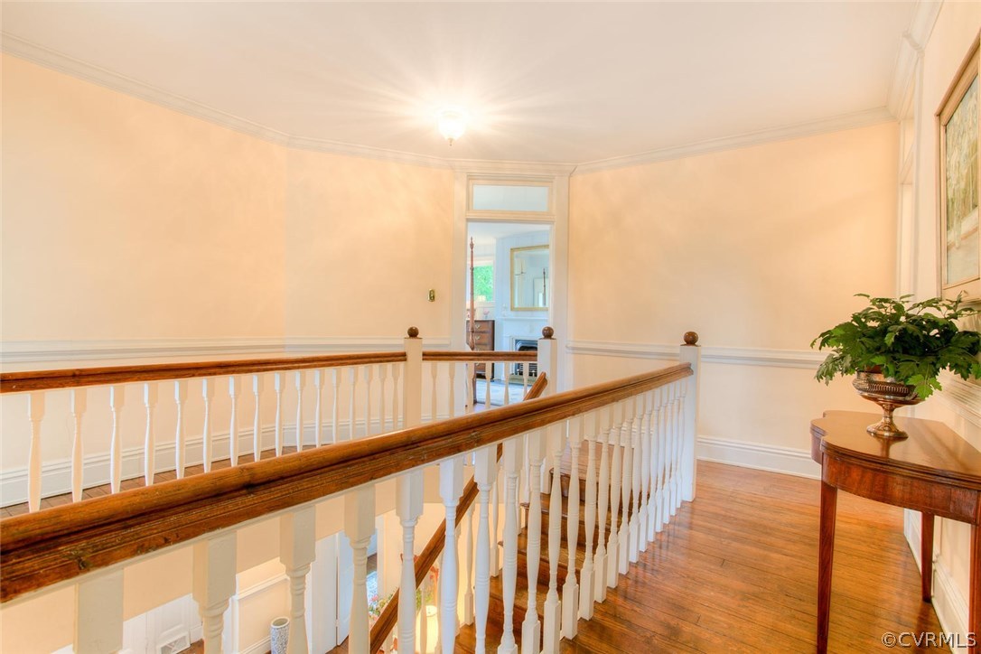 6000 York Road Richmond, VA 23226 - Photo 21 of 40 Lovely second floor landing anchors the 4 corner b