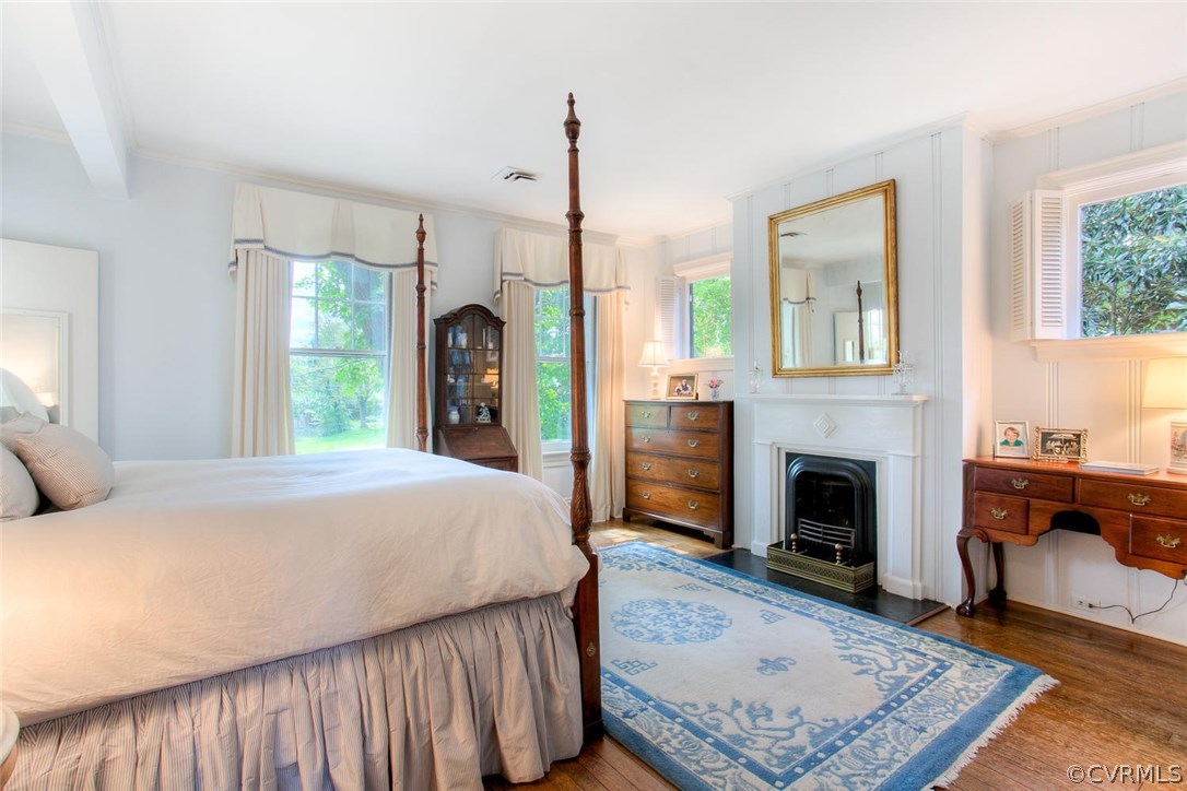 6000 York Road Richmond, VA 23226 - Photo 23 of 40 Master Suite with lots of light, fireplace, privat