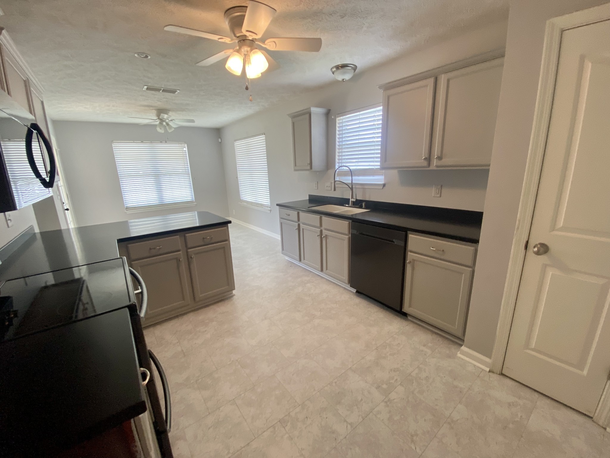 3381 Cornerstone Drive Murfreesboro, TN 37128 - Photo 4 of 17