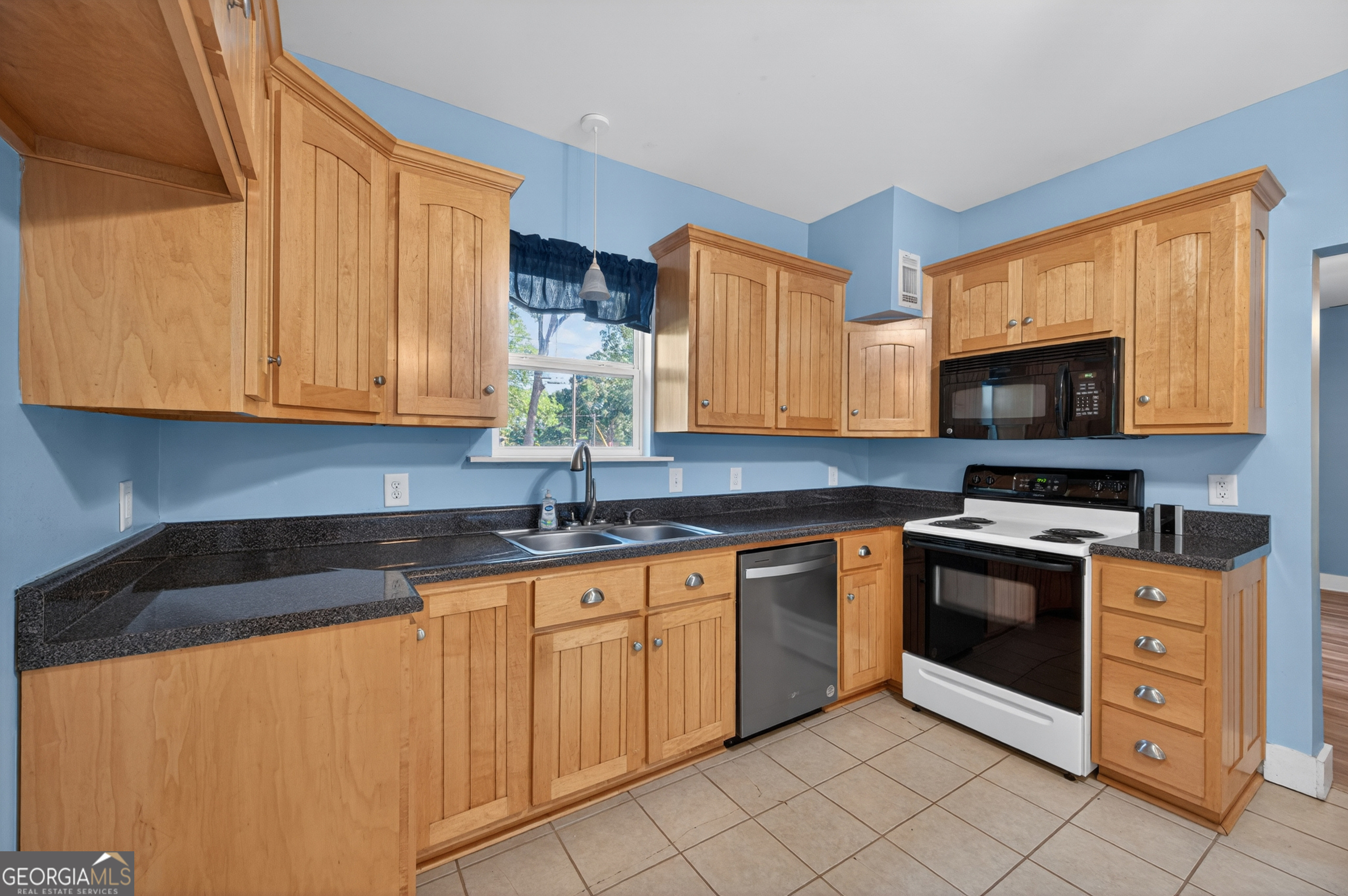 98 South 5th Street Colbert, GA 30628 - Photo 10 of 43