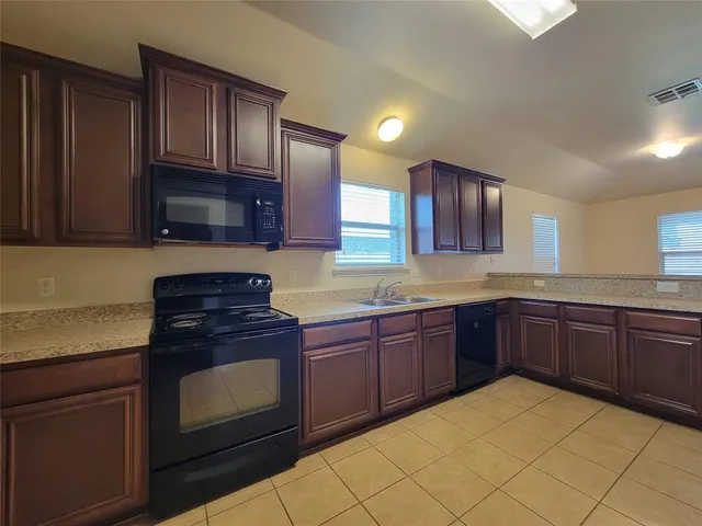 $1,830 | 2515 Wynngate Drive, Seagoville, TX 75159