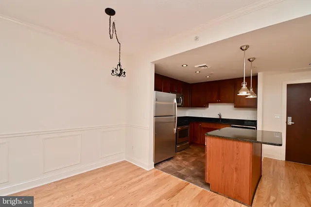 $2,595 | 1020 North Highland Street, Unit 807, Arlington, VA 22201