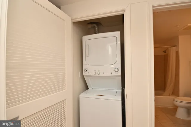 $2,595 | 1020 North Highland Street, Unit 807, Arlington, VA 22201