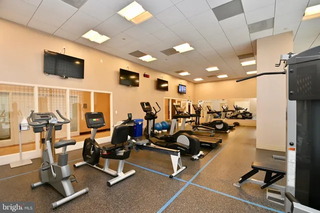 $2,595 | 1020 North Highland Street, Unit 807, Arlington, VA 22201