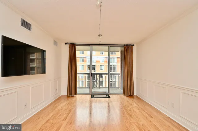 $2,595 | 1020 North Highland Street, Unit 807, Arlington, VA 22201