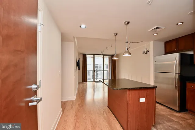 $2,595 | 1020 North Highland Street, Unit 807, Arlington, VA 22201