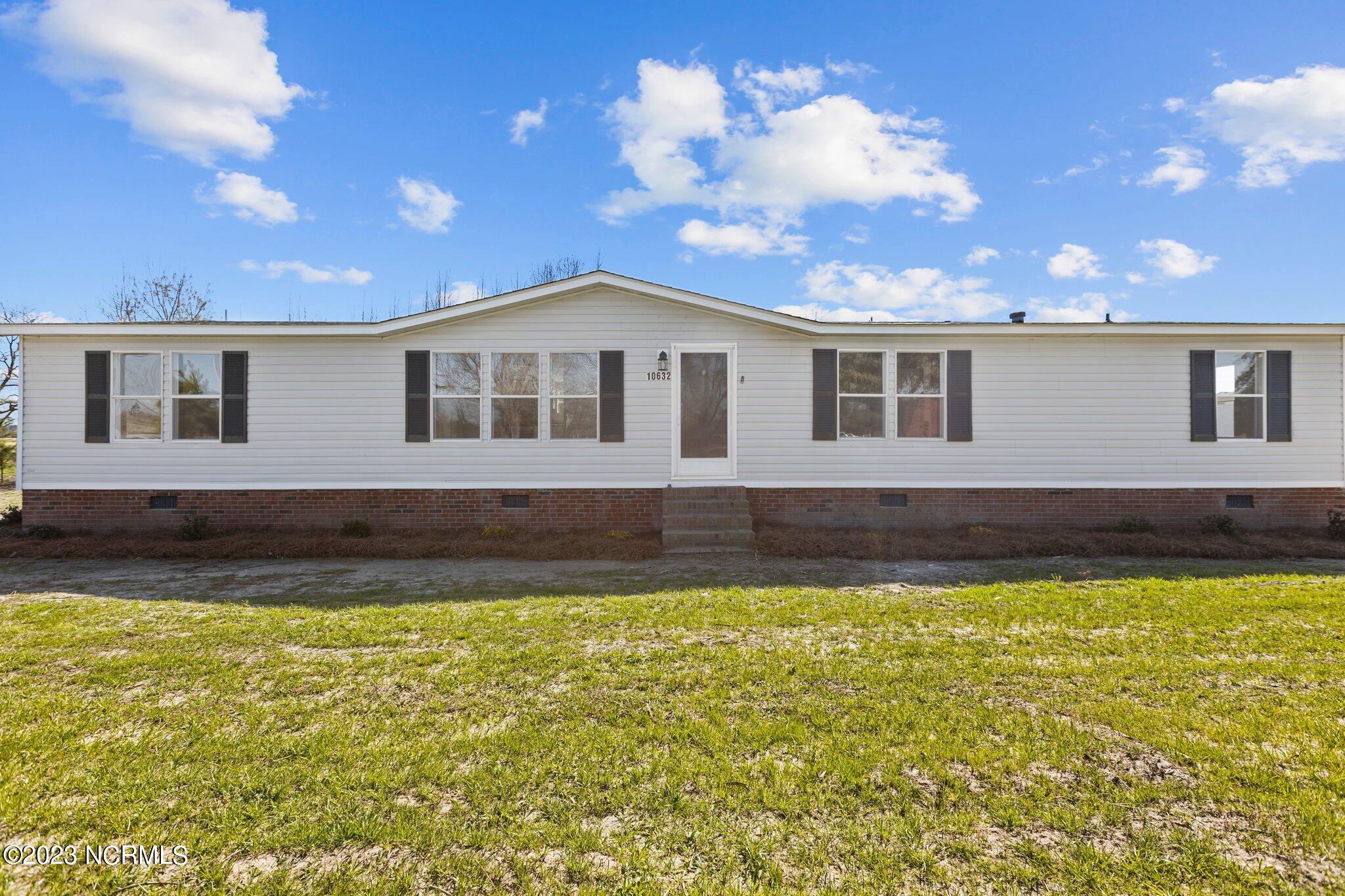 10632 County Home Road Ayden, NC 28513 - Photo 3 of 46 3-web-or-mls-IMGL7402