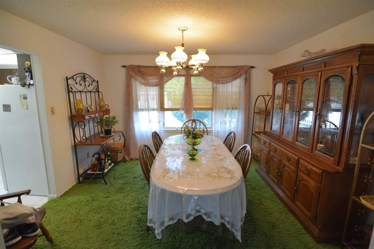 11 Dyke Road Colonie, NY 12110 - Photo 4 of 13 Photo 4