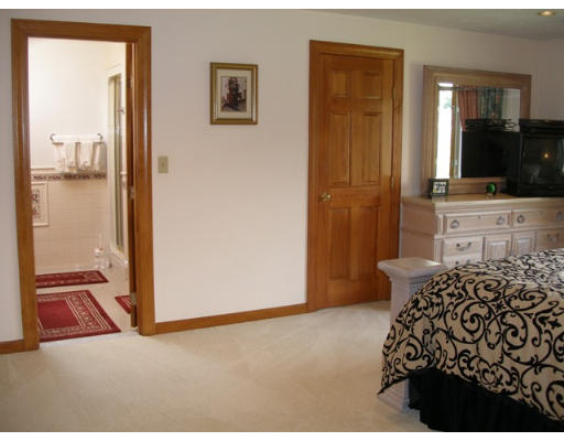 81 Grover Road Ashland, MA 01721 - Photo 17 of 21