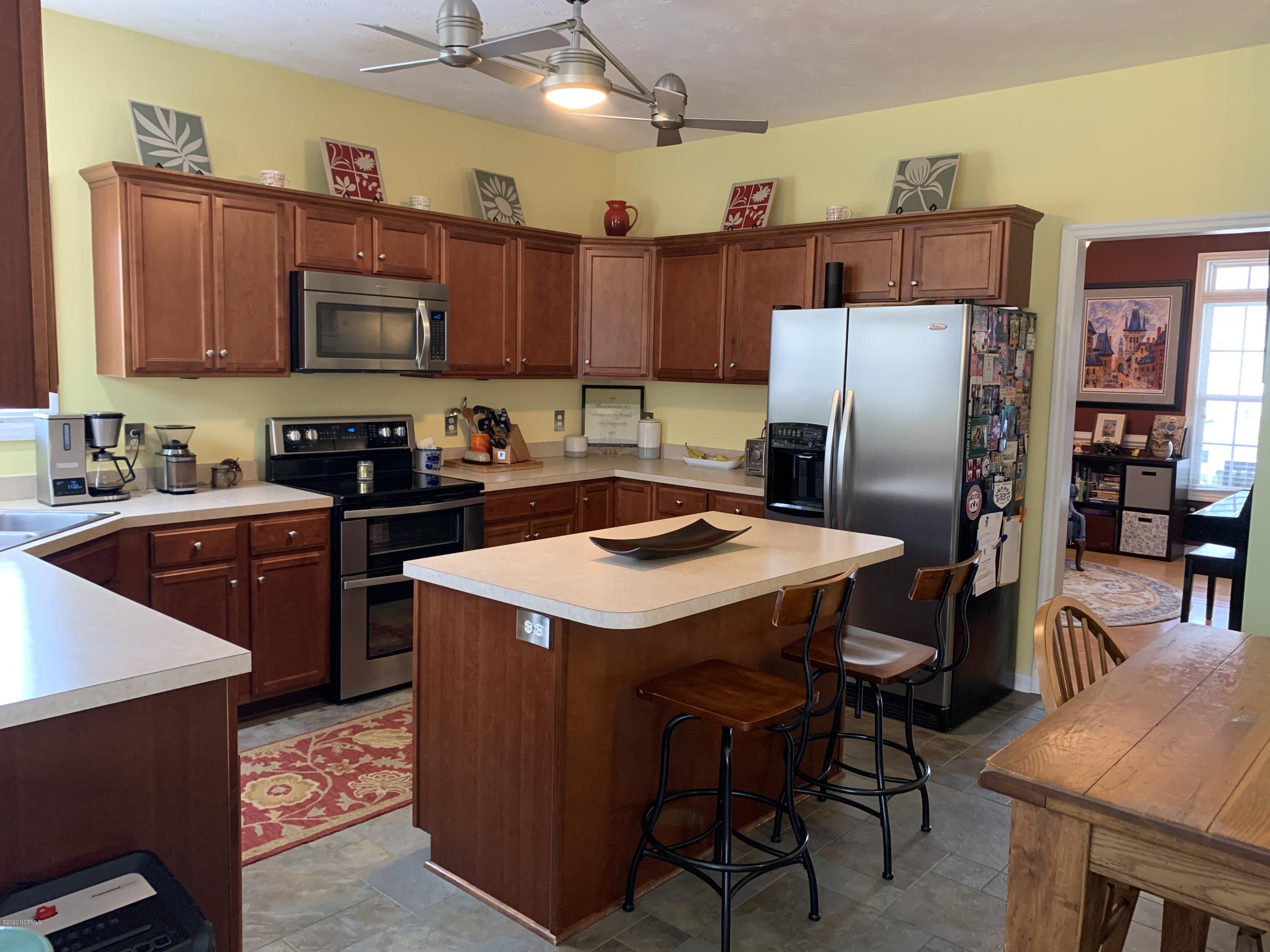 208 Middle Ridge Drive Hubert, NC 28539 - Photo 13 of 35 Kitchen