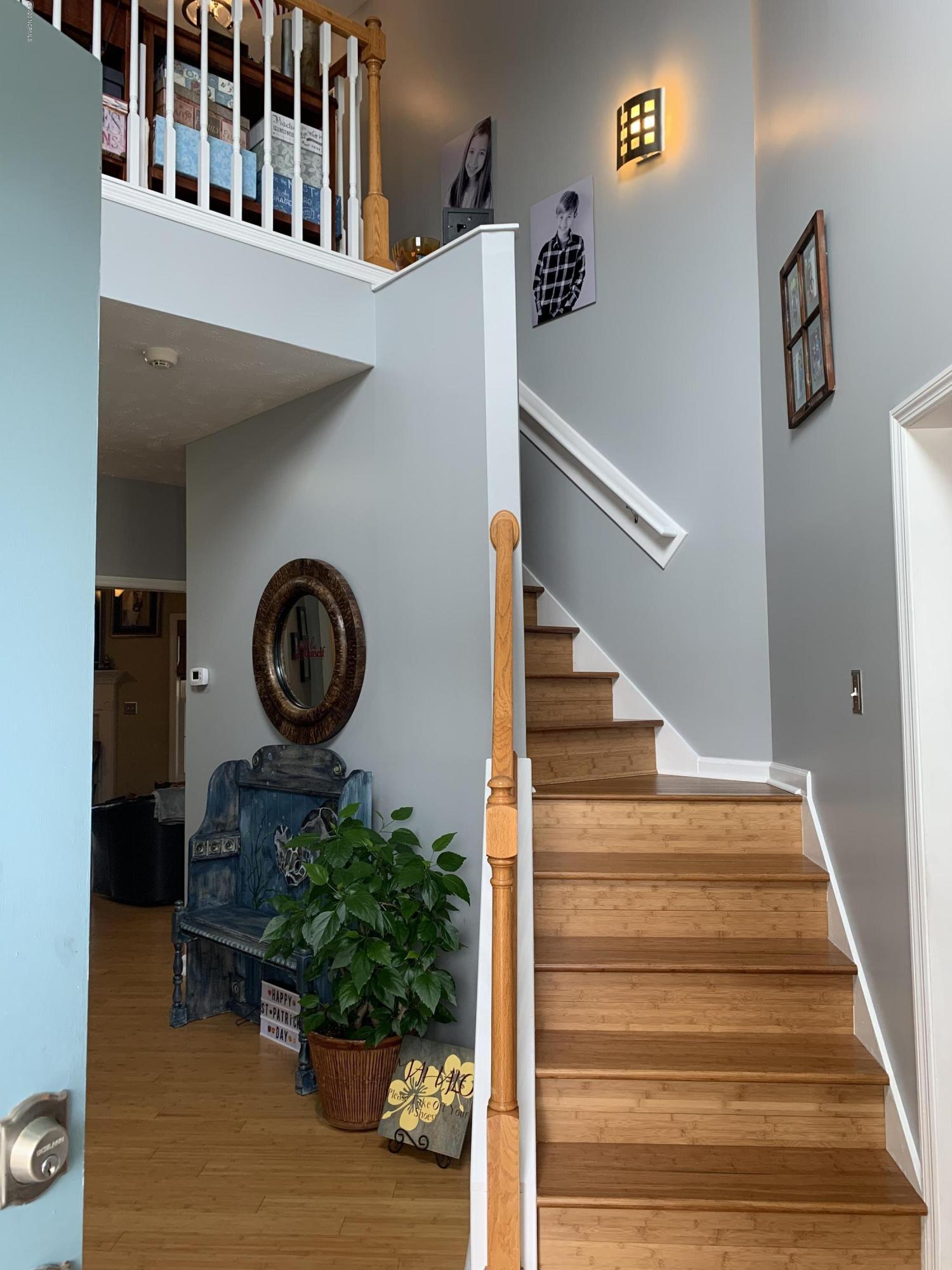 208 Middle Ridge Drive Hubert, NC 28539 - Photo 20 of 35 foyer