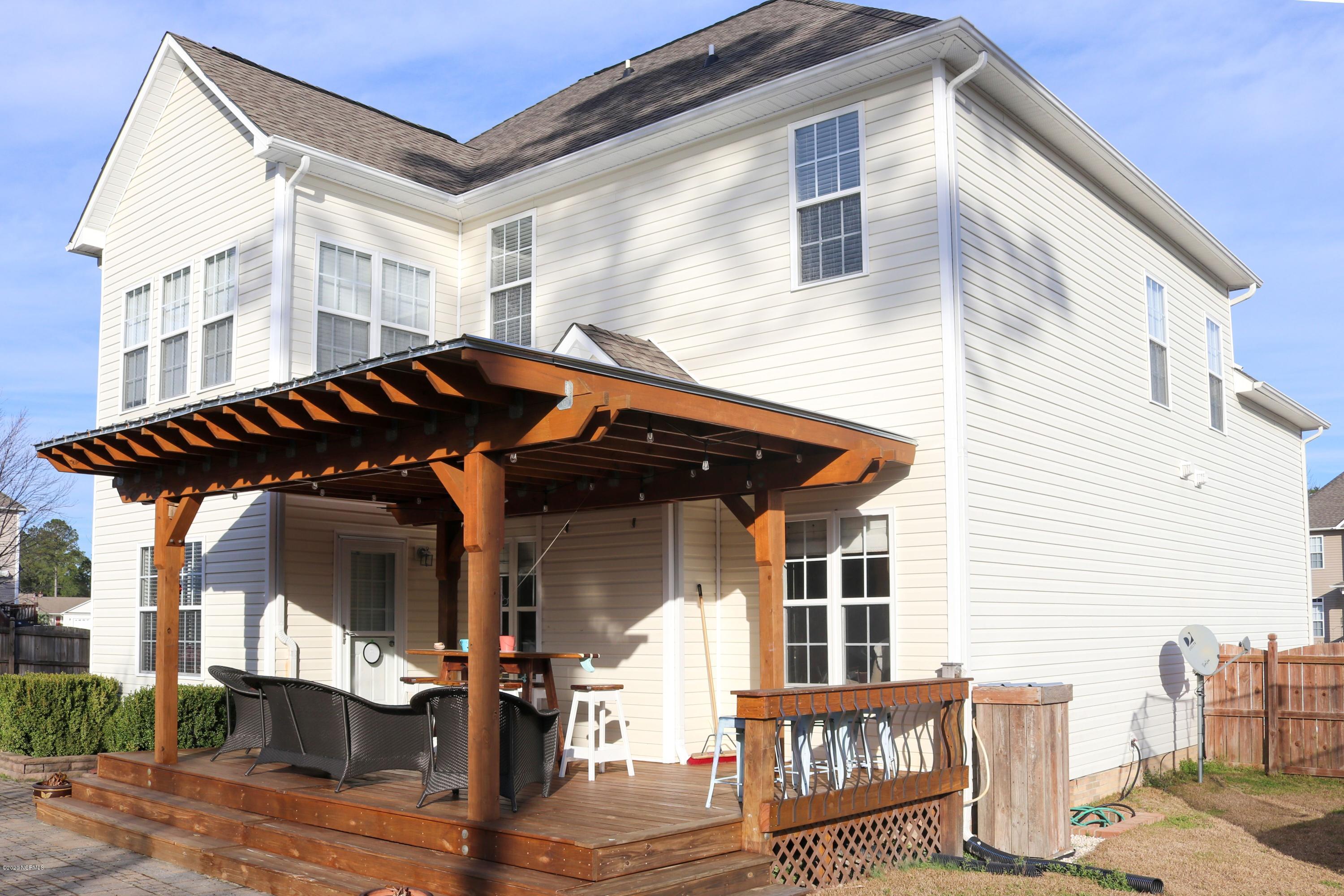 208 Middle Ridge Drive Hubert, NC 28539 - Photo 6 of 35 Arbor/deck