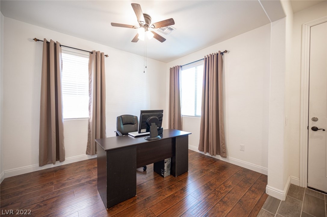 11007 Hunting Hawk Road Las Vegas, NV 89179 - Photo 3 of 50