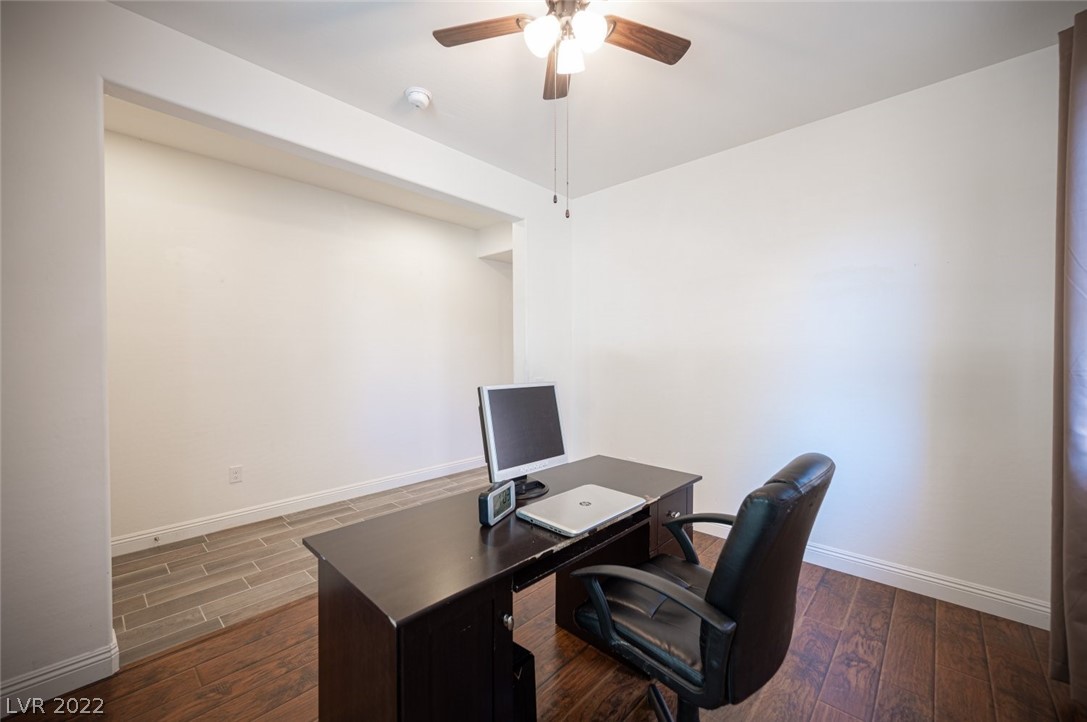 11007 Hunting Hawk Road Las Vegas, NV 89179 - Photo 4 of 50