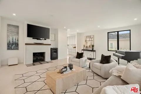 $3,249,000 | 3401 Keeshen Drive, Los Angeles, CA 90066