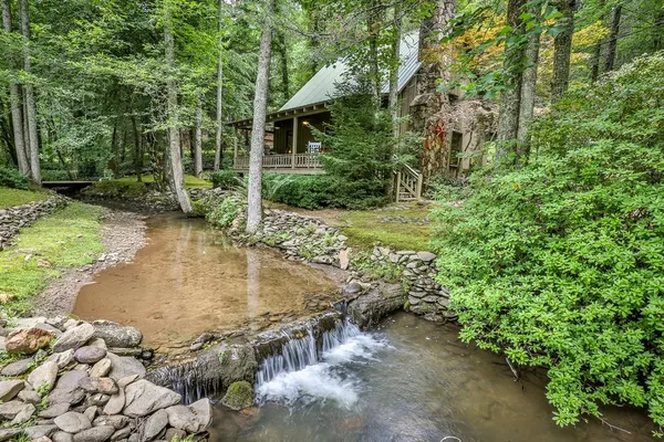 $578,000 | 141 Barnes Creek Drive, Ellijay, GA 30540
