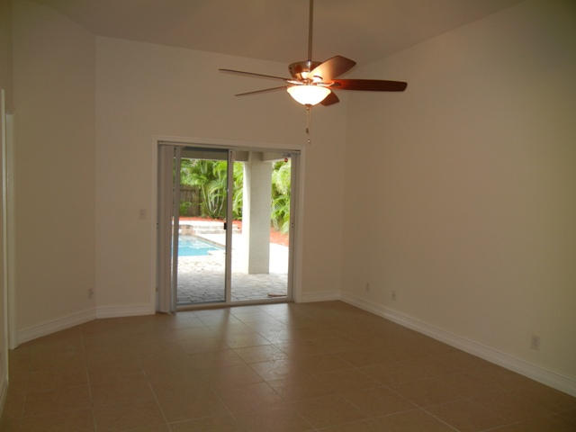 6830 3rd Street Jupiter, FL 33458 - Photo 11 of 29 Living Room