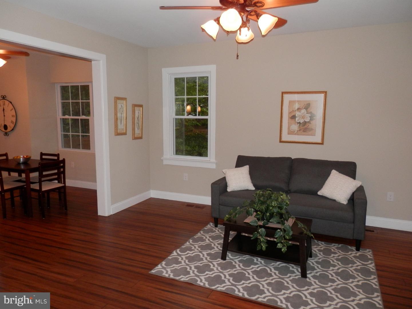 257 Rutland Avenue Mount Holly, NJ 08060 - Photo 5 of 25 Living Room