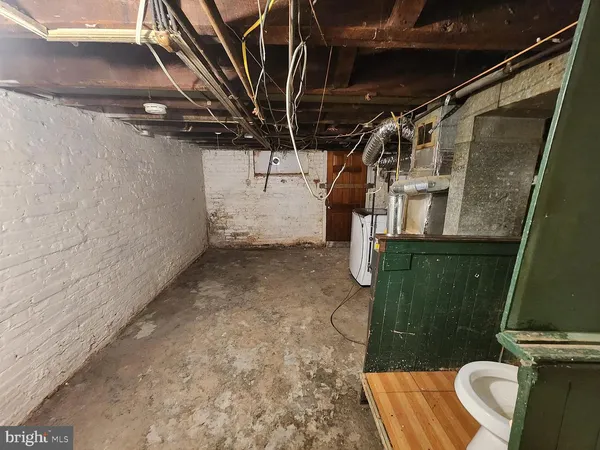 $1,450 | 809 North Curley Street, Baltimore, MD 21205