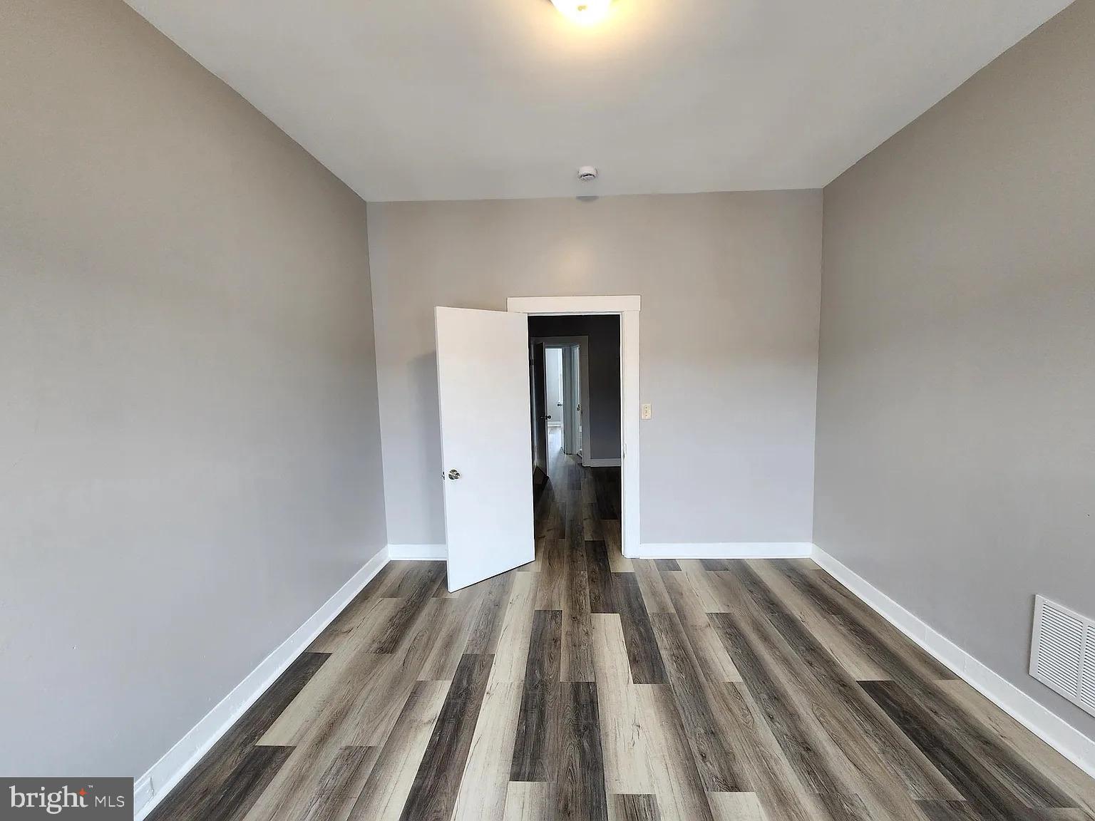 809 North Curley Street Baltimore, MD 21205 - Photo 8 of 11