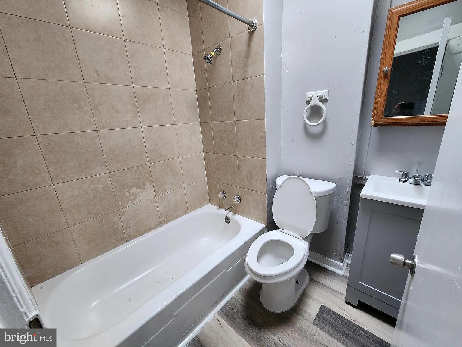 809 North Curley Street Baltimore, MD 21205 - Photo 9 of 11