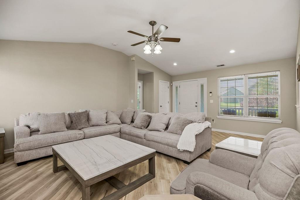 16705 Freeman Drive Basehor, KS 66007 - Photo 6 of 30