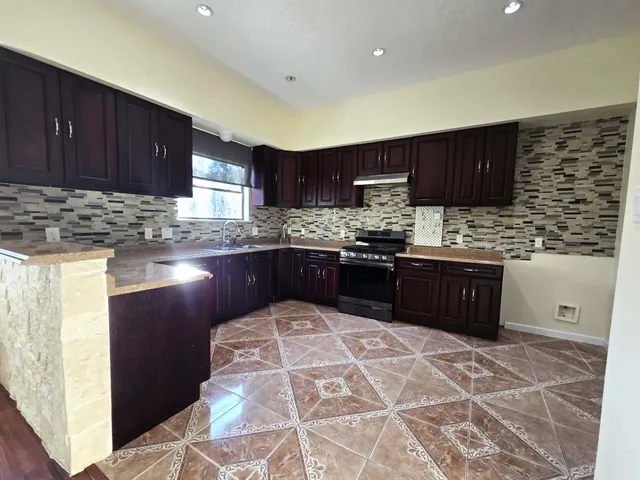 $3,300 | 6641 Midfield Drive, Houston, TX 77092