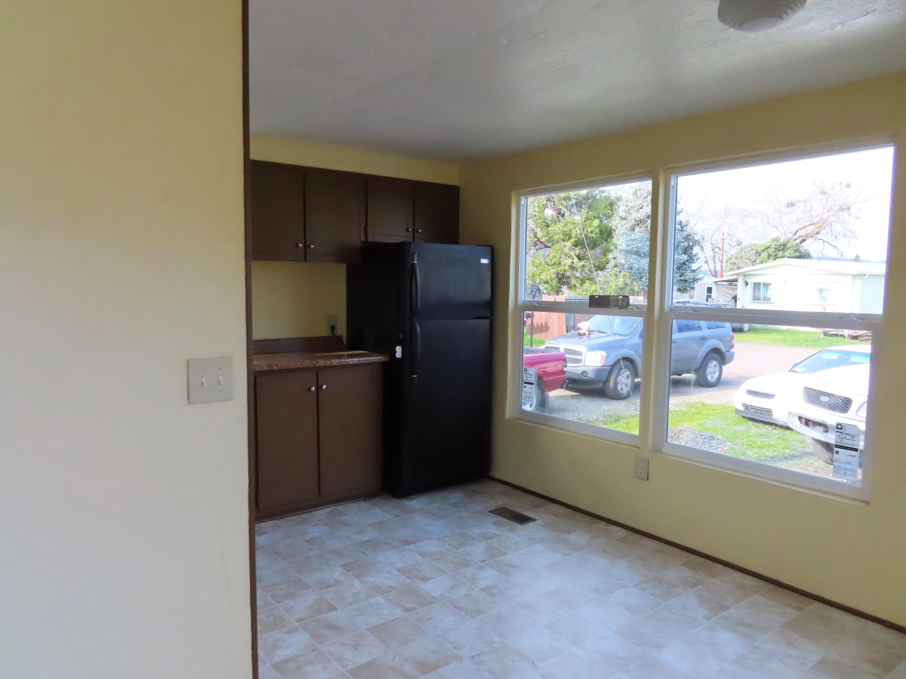 11427 Blackwell Road, Unit 4 Central Point, OR 97502 - Photo 11 of 24 24