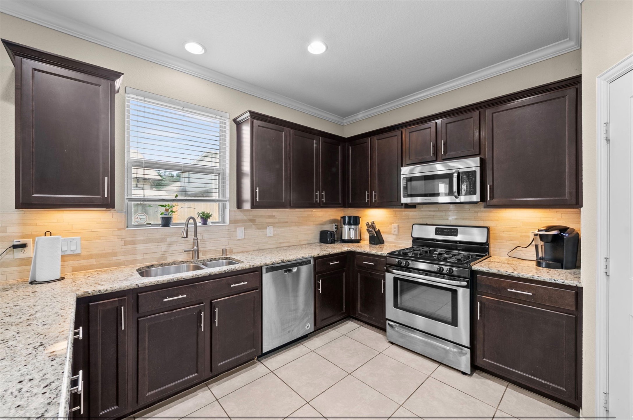 2245 Maple Point Drive North Conroe, TX 77301 - Photo 5 of 14