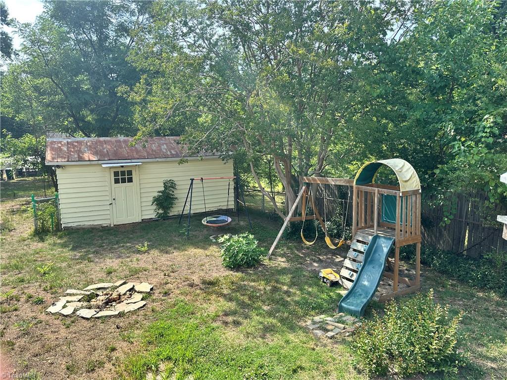 412 Griffith Street Thomasville, NC 27360 - Photo 5 of 14 View from deck.