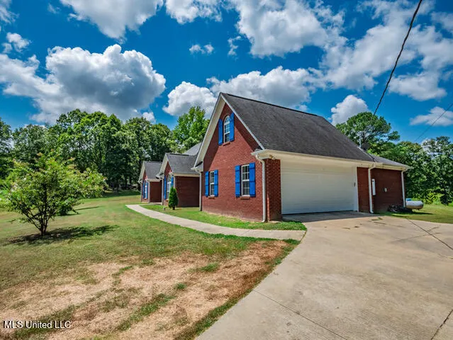 $464,000 | 123 A File Road, Batesville, MS 38606