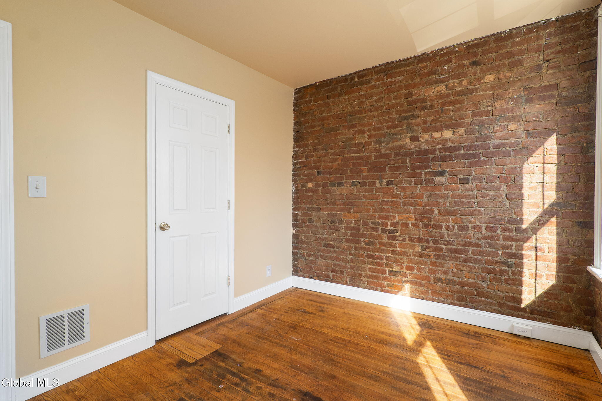 73 Clinton Street Albany, NY 12202 - Photo 20 of 30 35-web-or-mls-73ClintonSt_35