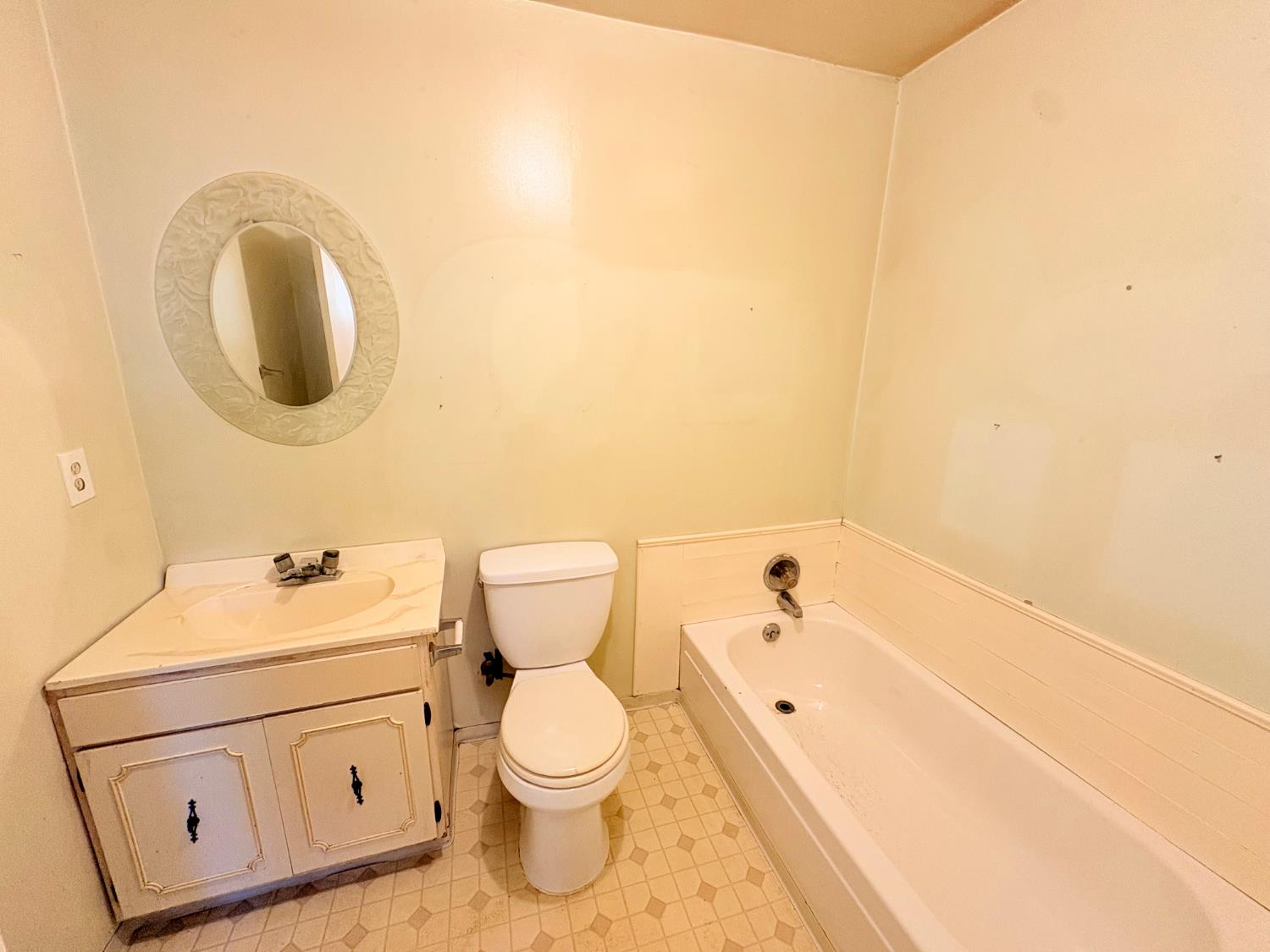 12063 Woodacre Road Grass Valley, CA 95949 - Photo 23 of 73 Toilet not operational