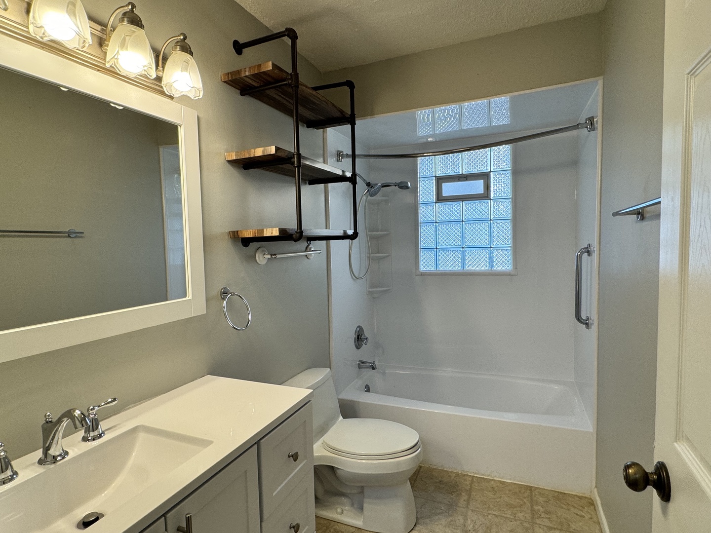 810 MacGregor Road Lockport, IL 60441 - Photo 20 of 25 a bathroom with a sink toilet and shower