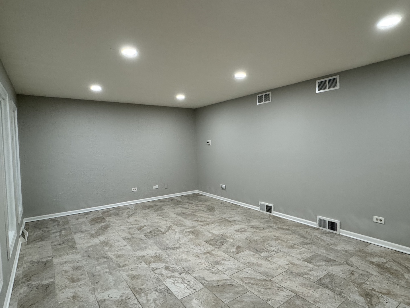 810 MacGregor Road Lockport, IL 60441 - Photo 2 of 25 a view of room