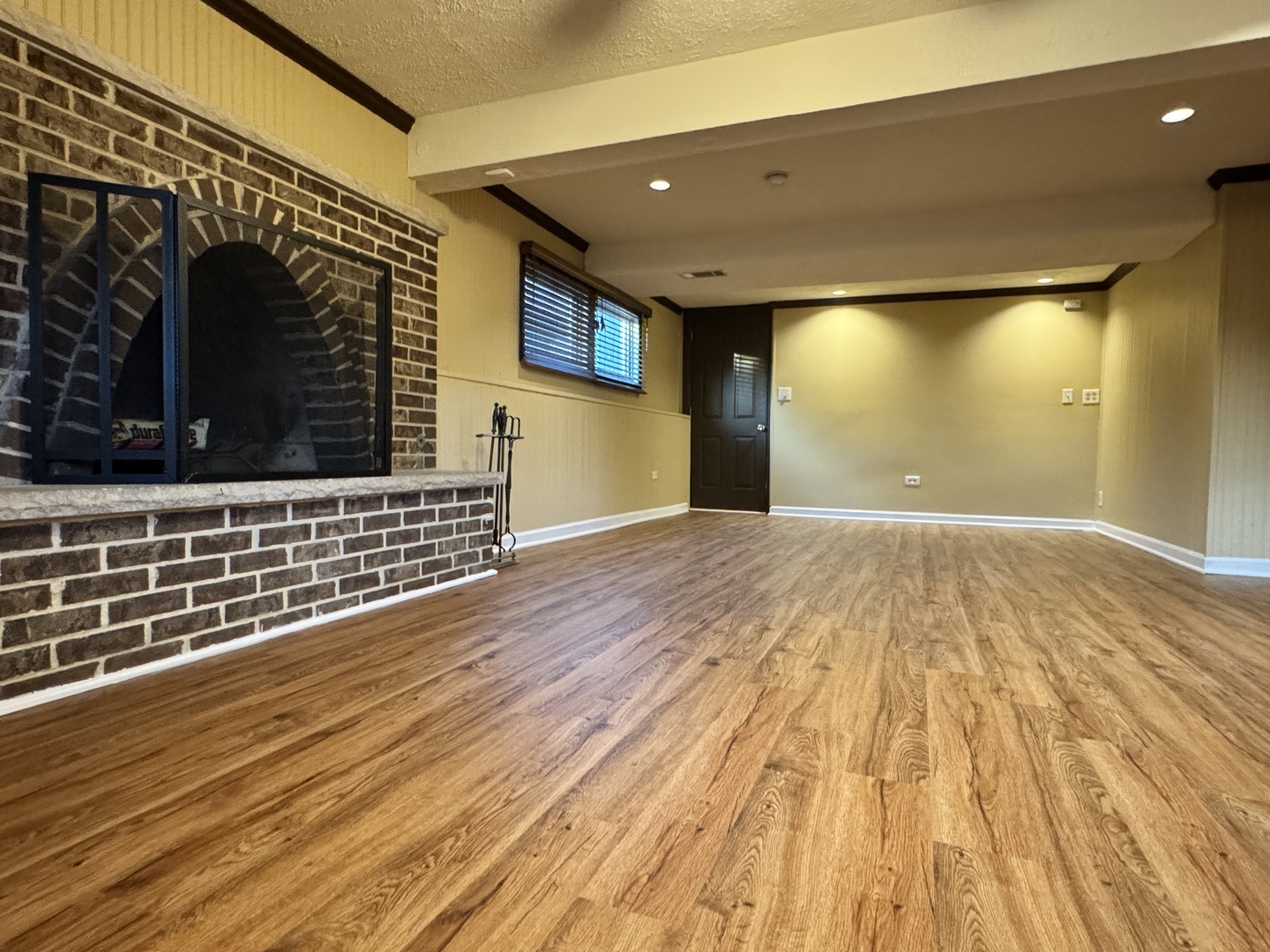 810 MacGregor Road Lockport, IL 60441 - Photo 7 of 25 a view of a room with wooden floor