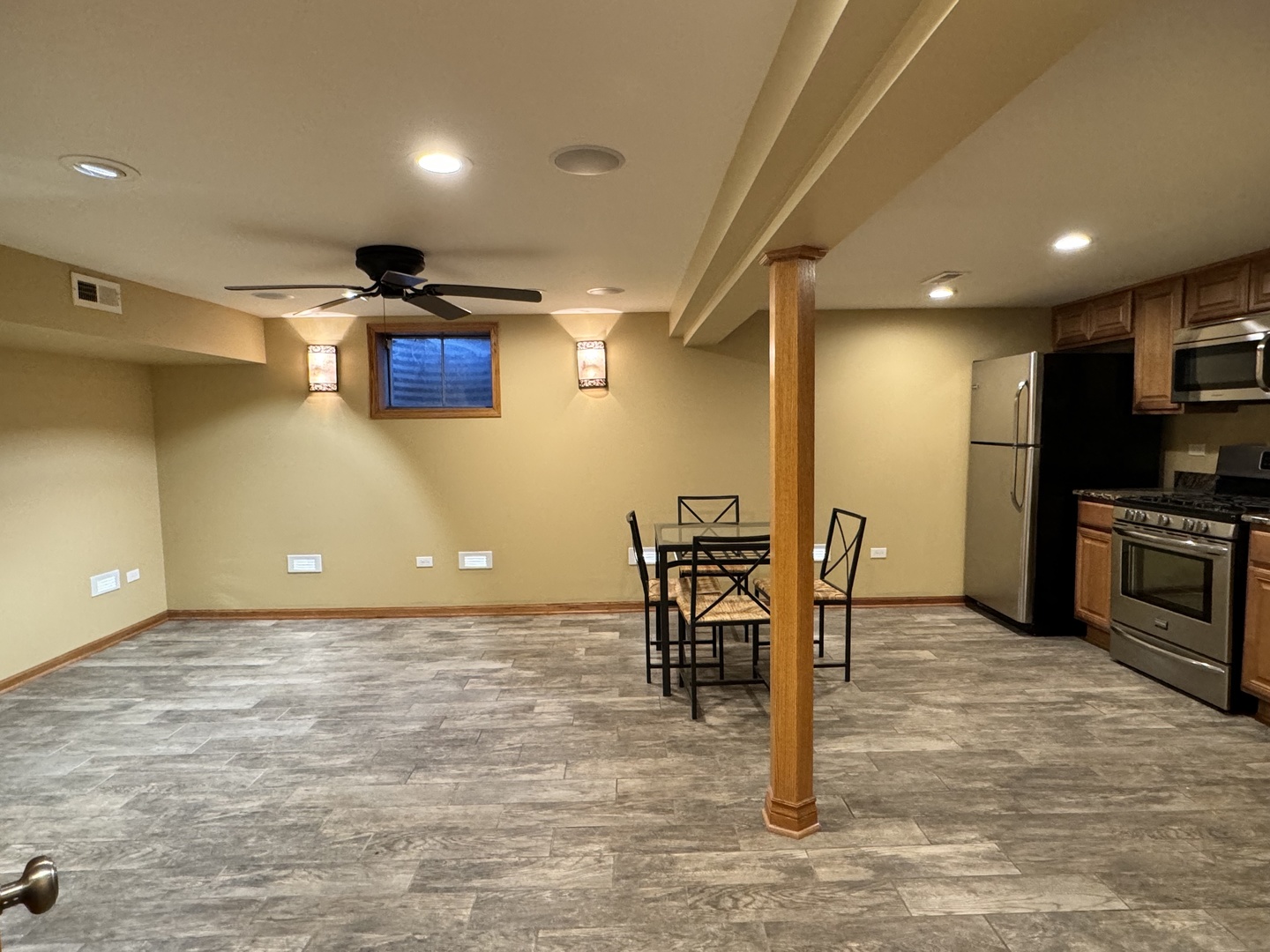 810 MacGregor Road Lockport, IL 60441 - Photo 9 of 25 a view of a room with chairs