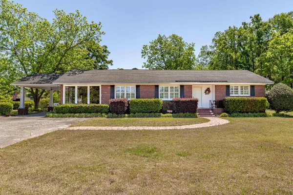 $298,000 | 713 East Harlin Street, Elloree, SC 29047