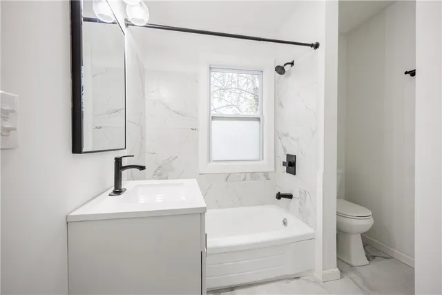 $2,100 | 35 Lawton Street, Rochester, NY 14607