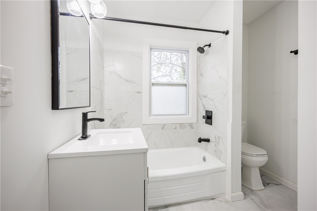 35 Lawton Street Rochester, NY 14607 - Photo 19 of 23