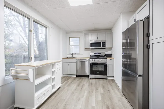 $2,100 | 35 Lawton Street, Rochester, NY 14607