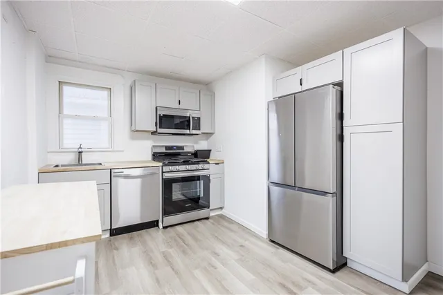 $2,100 | 35 Lawton Street, Rochester, NY 14607