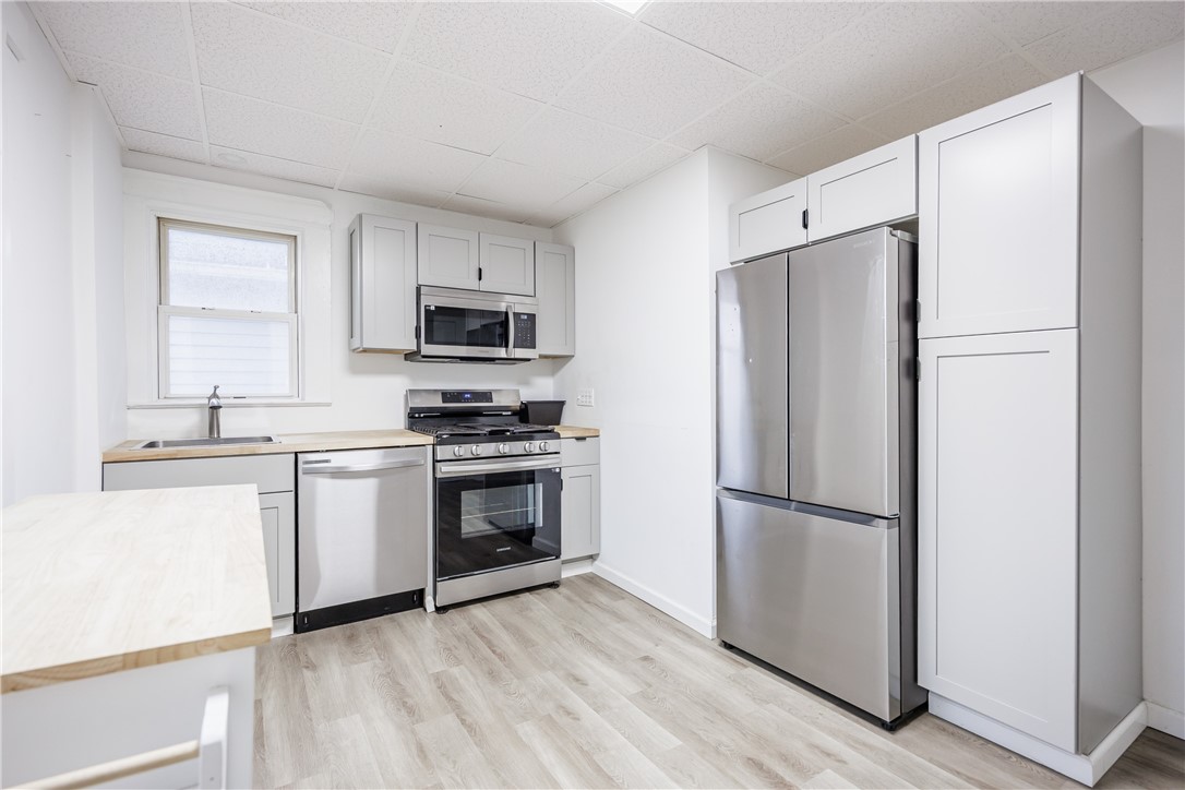 35 Lawton Street Rochester, NY 14607 - Photo 3 of 23